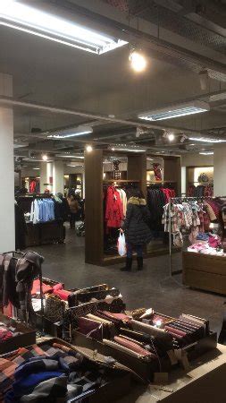 burberry london outlet prices|Burberry factory shop London.